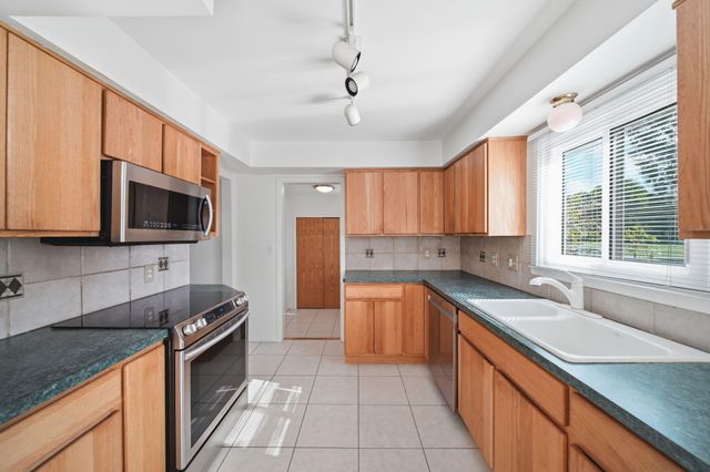 5685 E Silo Ridge Drive, Pittsfield Charter Twp, MI 48108