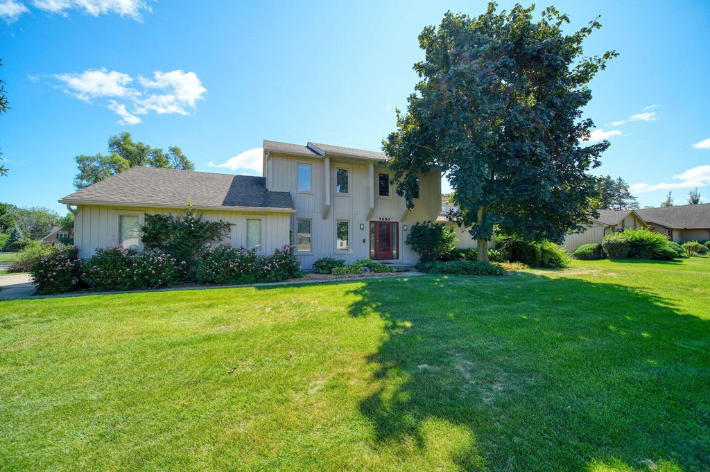 5685 E Silo Ridge Drive, Pittsfield Charter Twp, MI 48108