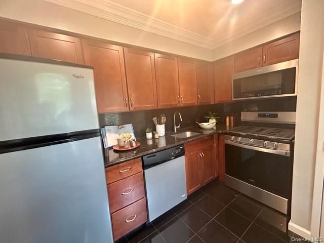 1 Country Club Drive C, Coram, NY 11727