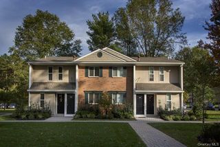 1 Country Club Drive C, Coram, NY 11727