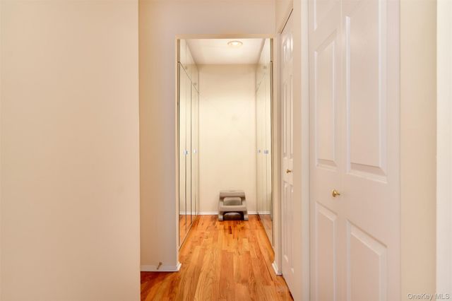 32 Westwood Close, Irvington, NY 10533