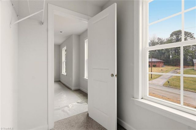 122 Orville Drive, High Point, NC 27260