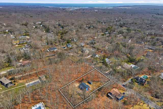 9 Clinton Street, Springs, NY 11937