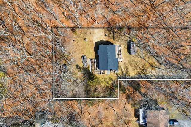 9 Clinton Street, Springs, NY 11937