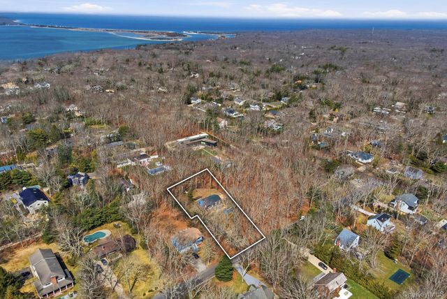 9 Clinton Street, Springs, NY 11937