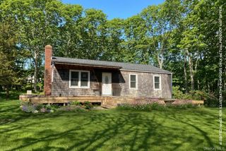 9 Clinton Street, Springs, NY 11937