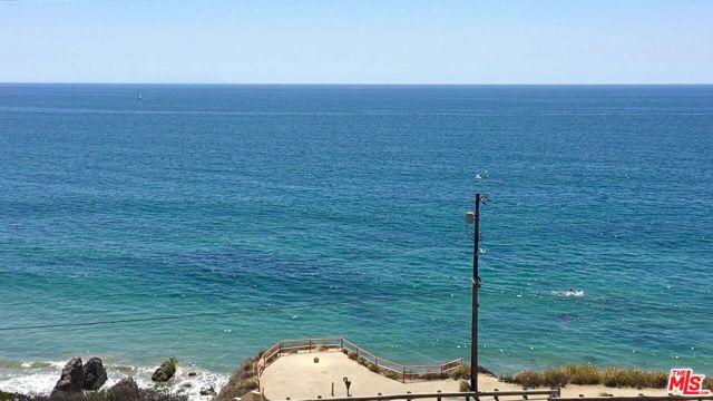 17860 W Lecco Lane, Pacific Palisades (los Angeles), CA 90027