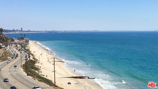 17860 W Lecco Lane, Pacific Palisades (los Angeles), CA 90027
