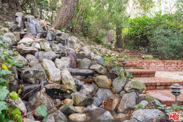 3041 E Chevy Chase Drive, Glendale, CA 91206