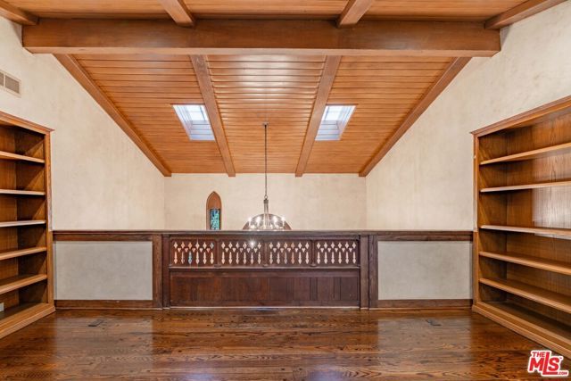 3041 E Chevy Chase Drive, Glendale, CA 91206