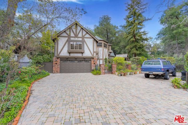 3041 E Chevy Chase Drive, Glendale, CA 91206