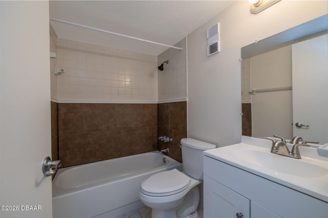 1351 S Ridgewood Ave Apt 18, Daytona Beach, FL 32114