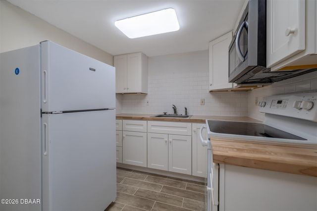 1351 S Ridgewood Ave Apt 18, Daytona Beach, FL 32114