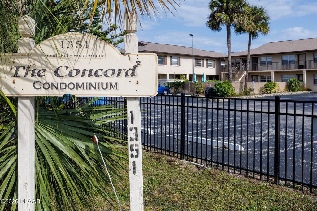 1351 S Ridgewood Ave Apt 18, Daytona Beach, FL 32114
