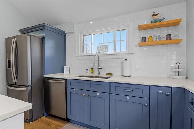 53 Dillingham Ave, Sandwich, MA 02563