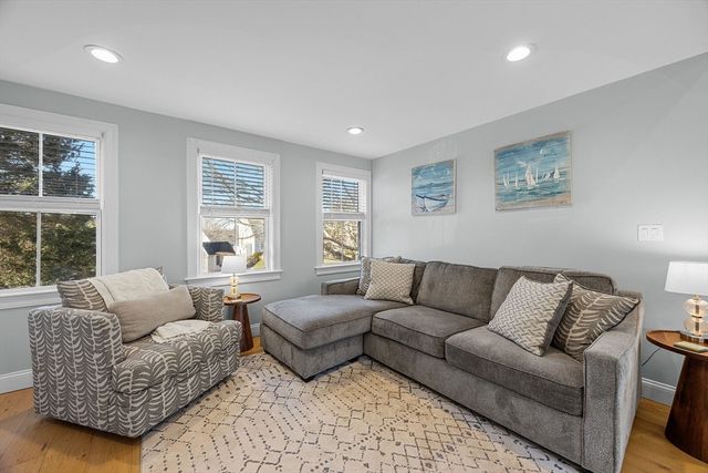 53 Dillingham Ave, Sandwich, MA 02563