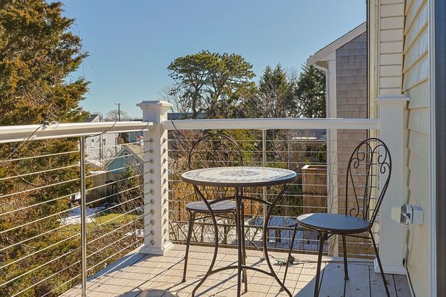 53 Dillingham Ave, Sandwich, MA 02563