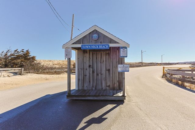 53 Dillingham Ave, Sandwich, MA 02563