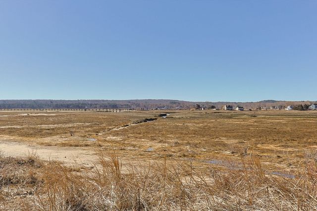 53 Dillingham Ave, Sandwich, MA 02563