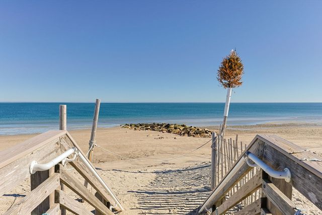 53 Dillingham Ave, Sandwich, MA 02563