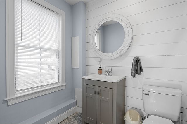 53 Dillingham Ave, Sandwich, MA 02563