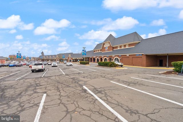 14379 ROUND LICK LN, Centreville, VA 20120