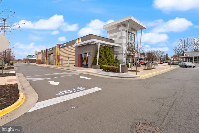 14379 ROUND LICK LN, Centreville, VA 20120