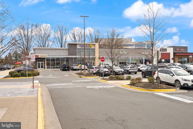 14379 ROUND LICK LN, Centreville, VA 20120