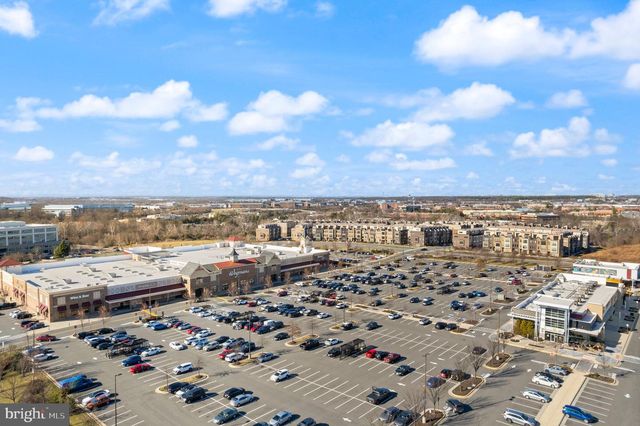 14379 ROUND LICK LN, Centreville, VA 20120