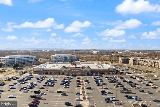 14379 ROUND LICK LN, Centreville, VA 20120