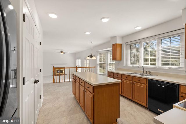 14379 ROUND LICK LN, Centreville, VA 20120