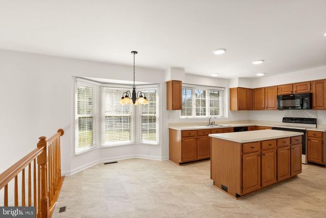 14379 ROUND LICK LN, Centreville, VA 20120