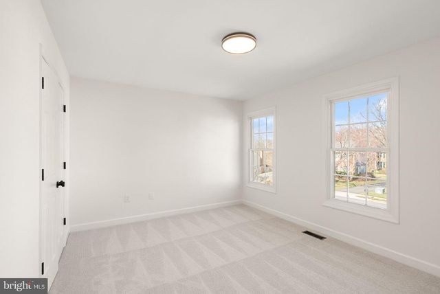 14379 ROUND LICK LN, Centreville, VA 20120