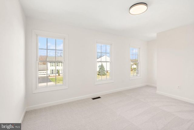 14379 ROUND LICK LN, Centreville, VA 20120