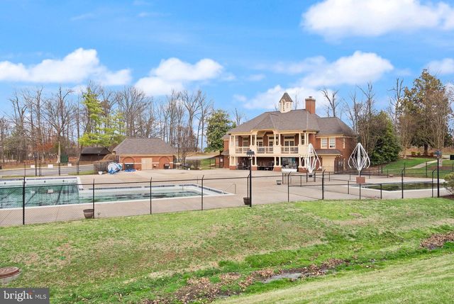 14379 ROUND LICK LN, Centreville, VA 20120