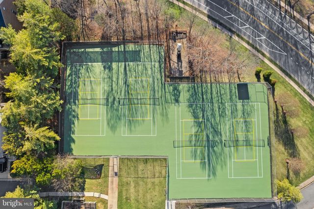 14379 ROUND LICK LN, Centreville, VA 20120