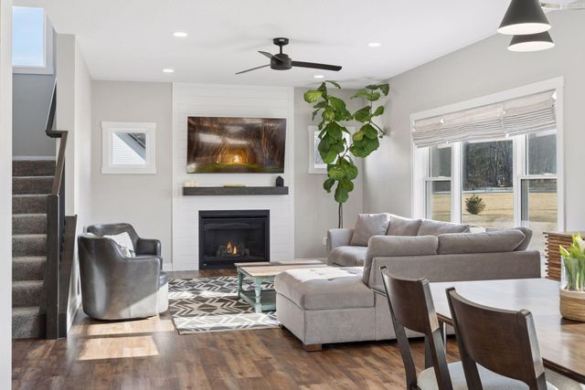 1261 Skyview Circle NW, Rochester, MN 55901