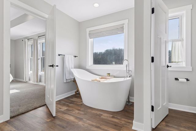 1261 Skyview Circle NW, Rochester, MN 55901