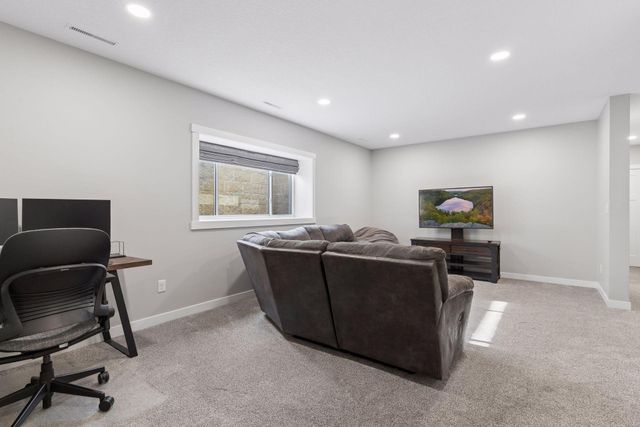 1261 Skyview Circle NW, Rochester, MN 55901