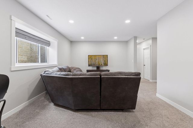 1261 Skyview Circle NW, Rochester, MN 55901