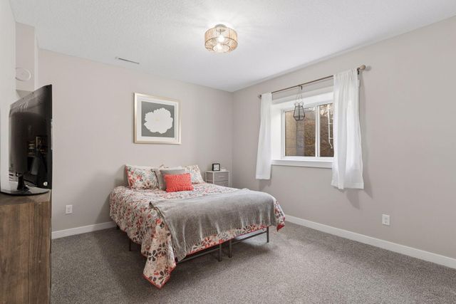 1261 Skyview Circle NW, Rochester, MN 55901