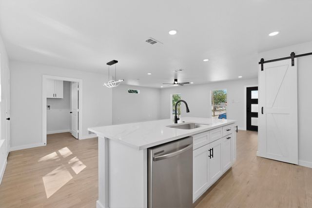 3853 Happy Canyon Drive, Dallas, TX 75241