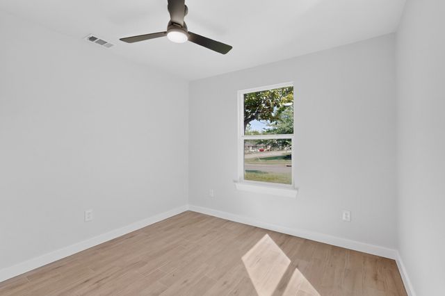 3853 Happy Canyon Drive, Dallas, TX 75241
