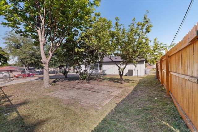3853 Happy Canyon Drive, Dallas, TX 75241