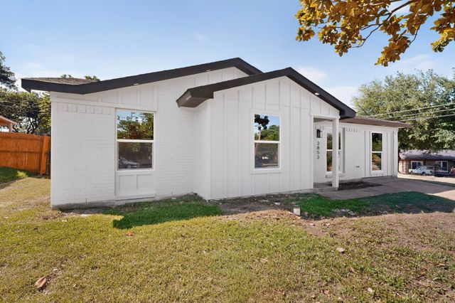 3853 Happy Canyon Drive, Dallas, TX 75241
