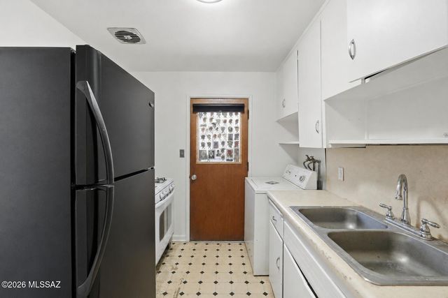 2721 E Fort Lowell Road, Tucson, AZ 85716