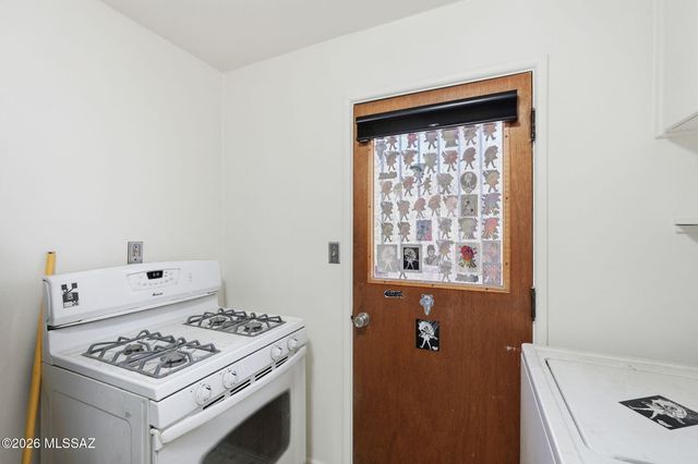 2721 E Fort Lowell Road, Tucson, AZ 85716