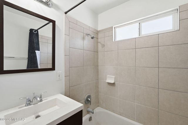 2721 E Fort Lowell Road, Tucson, AZ 85716
