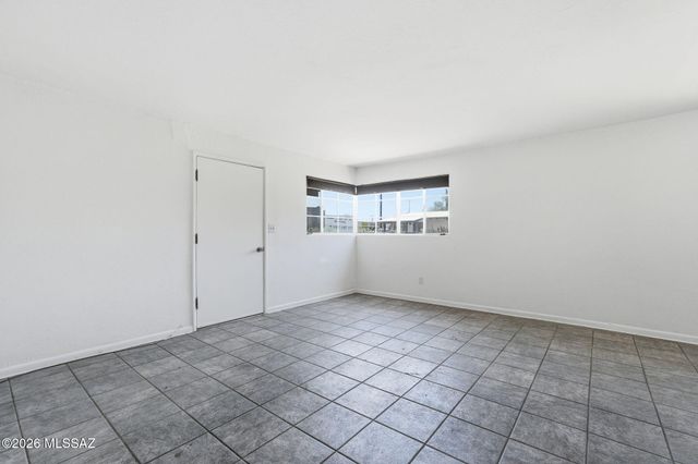 2721 E Fort Lowell Road, Tucson, AZ 85716