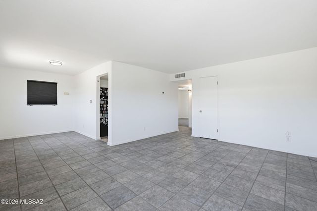 2721 E Fort Lowell Road, Tucson, AZ 85716